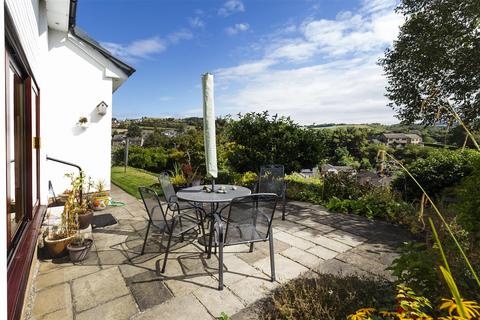 3 bedroom detached bungalow for sale, Furnbrook Gardens, Huddersfield