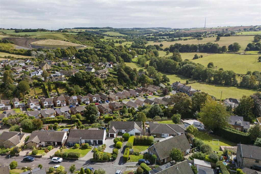 Bramleys Estate Agents.   Furnbrook Gardens   Kirk