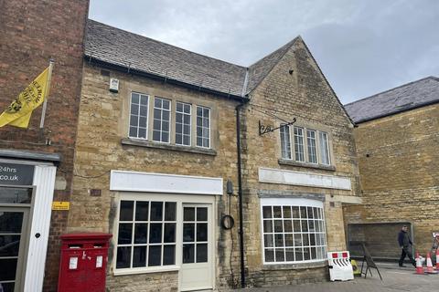 Shop to rent, 15 High Street, Moreton-In-Marsh