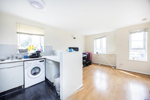 2 bedroom flat for sale, Tollgate Road, London E6