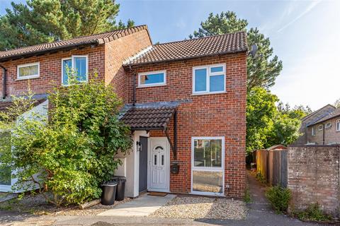 2 bedroom end of terrace house for sale, Bankside Road, Hampshire, Lymington