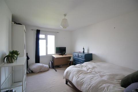 2 bedroom flat to rent, Dalberg Road ., London SW2