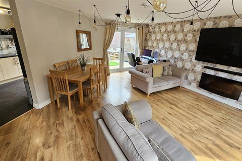 3 bedroom semi-detached house for sale, Cherwell Gardens, Bingham, Nottingham