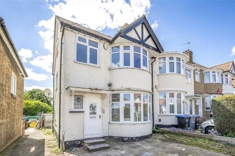 4 bedroom semi-detached house to rent, Wakemans Hill Avenue, London, NW9