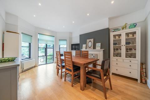 15 Lake Avenue, Bromley, BR1 4EN