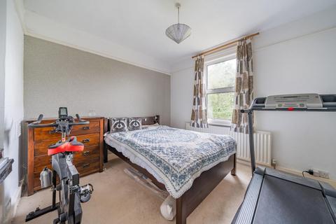 15 Lake Avenue, Bromley, BR1 4EN