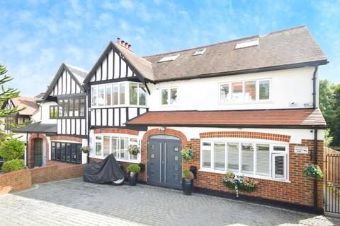 undefined, Oakhurst Rise, Carshalton SM5