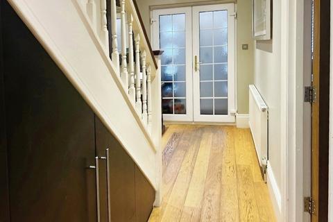 undefined, Oakhurst Rise, Carshalton SM5