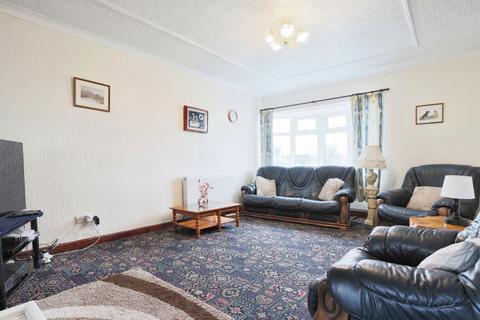 17 Hazel Avenue, Withernsea, HU19 2PQ