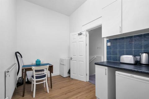 1 bedroom flat to rent, Flat 9, 2 VICTORIA TERRACE, LEEDS