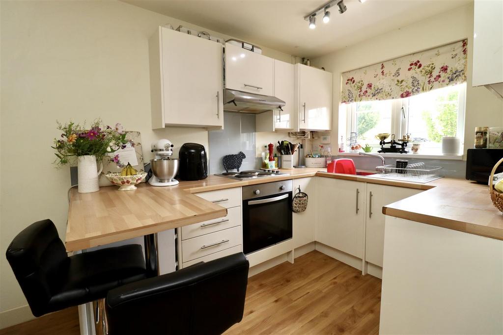 Burleys Yard, Holme On Spalding Moor... 2 bed semidetached house to