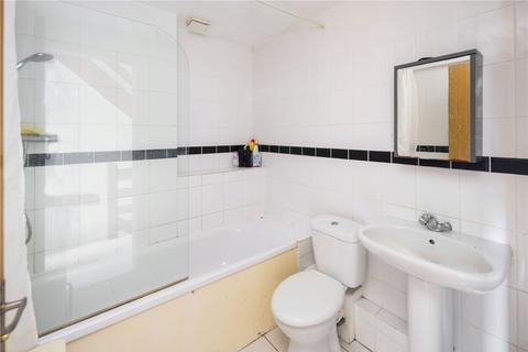 3 bedroom end of terrace house to rent, Jade Close, West Beckton, London, E16