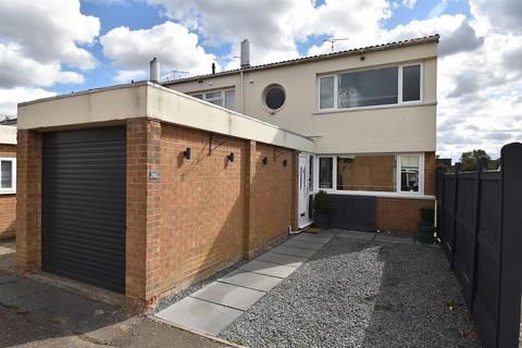 3 bedroom end of terrace house for sale, Catherine Close, East Hanningfield