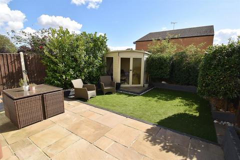 3 bedroom end of terrace house for sale, Catherine Close, East Hanningfield