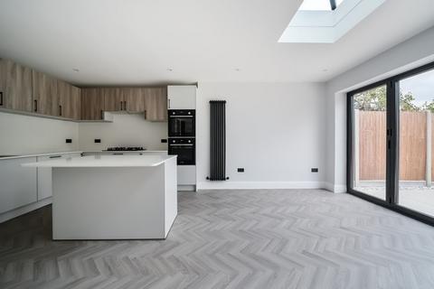 76 Brookfield Road, Bedford, MK41 9LJ