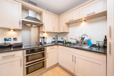 2 bedroom apartment to rent, COMPTON ROAD, WIMBLEDON, SW19