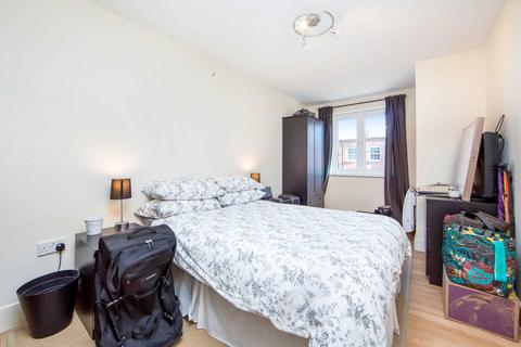 2 bedroom apartment to rent, COMPTON ROAD, WIMBLEDON, SW19