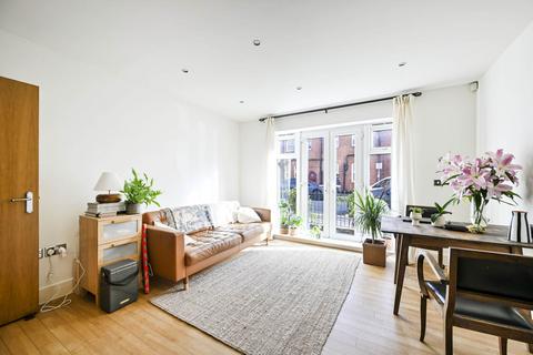 2 bedroom apartment to rent, COMPTON ROAD, WIMBLEDON, SW19, LONDON