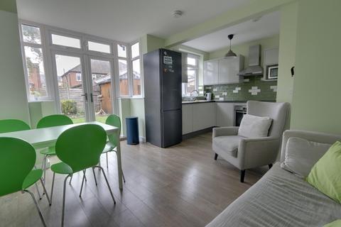 3 bedroom semi-detached house for sale, Melrosegate, York, YO10