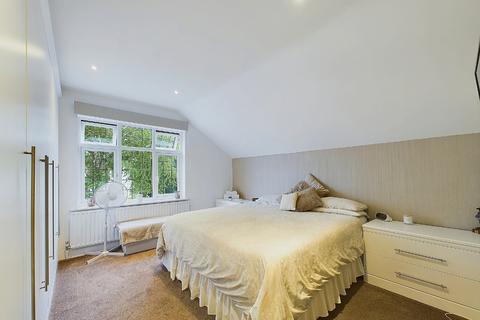 4 Cedar Avenue, Sidcup, DA15 8NL