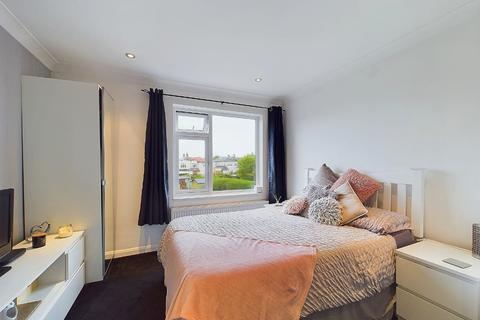 4 Cedar Avenue, Sidcup, DA15 8NL