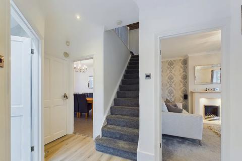 4 Cedar Avenue, Sidcup, DA15 8NL
