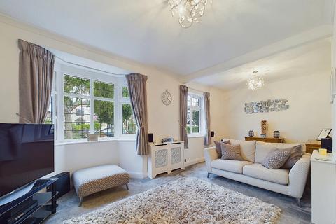 4 Cedar Avenue, Sidcup, DA15 8NL