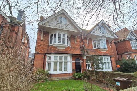 2 bedroom flat for sale, Old Orchard Road, Eastbourne, East Sussex