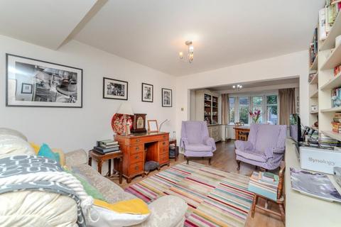 19 Bispham Road, London, NW10 7HB