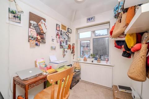 19 Bispham Road, London, NW10 7HB
