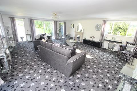 4 bedroom detached house for sale, Hall Farm Crescent, Leicester LE9