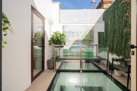 4 bedroom mews for sale, Grosvenor Crescent Mews Belgravia London