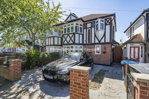 3 bedroom house to rent, Seymour Avenue Morden SM4