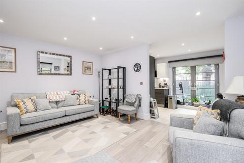 1, Bridge House Roding Road, Loughton, IG10 3ED