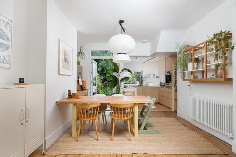 18 Barratt Street, Bristol, BS5 6DF