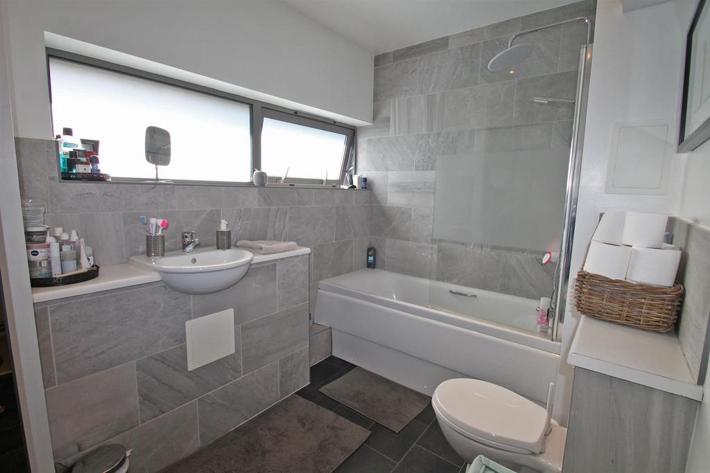 Bathroom.JPG