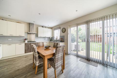 17 Mallard Crescent, Caddington, Luton, LU1 4FG