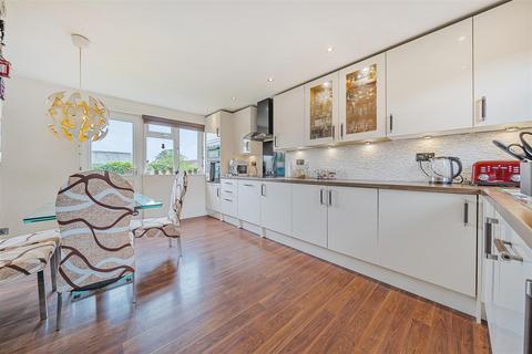 4 bedroom detached house for sale, Shepherds Close, Orpington BR6