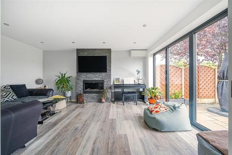 6 Shepherds Close, Orpington, BR6 9UB