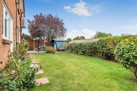 6 Shepherds Close, Orpington, BR6 9UB
