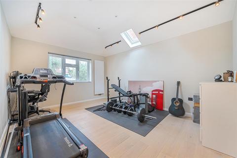 6 Shepherds Close, Orpington, BR6 9UB