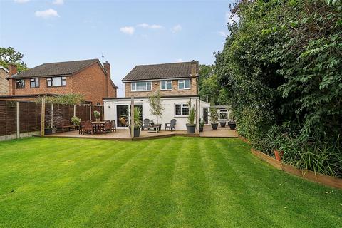 3 bedroom detached house for sale, Hall Lane, Yateley GU46