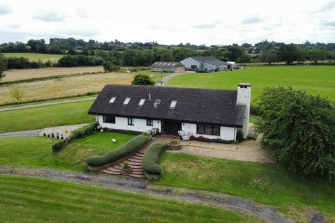 4 bedroom detached house for sale, Leighton Road, Stoke Hammond, Milton Keynes, Buckinghamshire, MK17