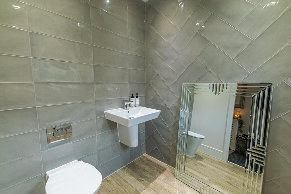 Hall WC