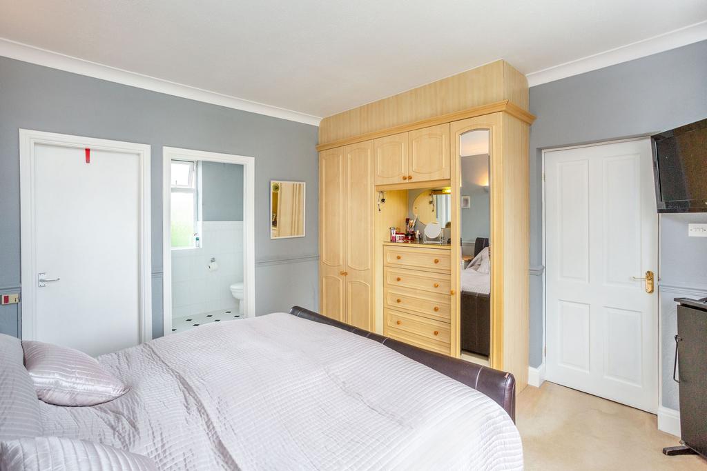 Bedroom 1b
