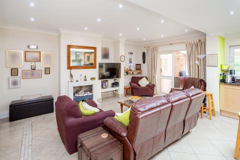 25 Ellers Road, Bessacarr, Doncaster, DN4 7BE