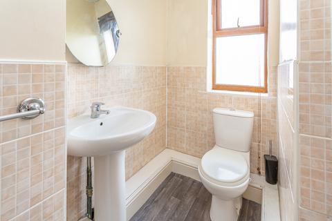30 Ashdown Road, Wakefield, WF1 5LU
