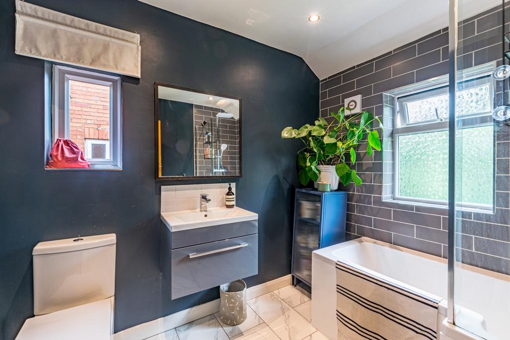 Bathroom1
