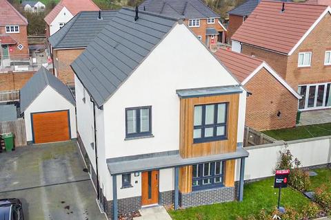 4 bedroom detached house for sale, Leeds LS15