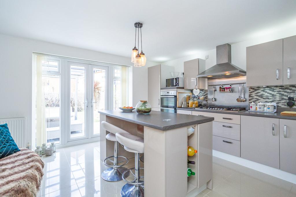 Kitchen/diner b
